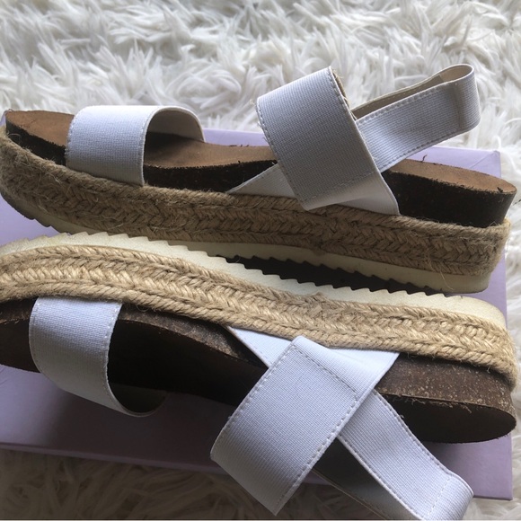 madden girl sandals womens Size 6 Cybell In White elastic straps - Picture 6 of 9